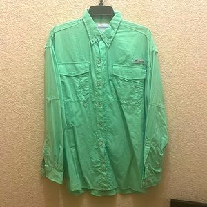 Columbia Omni shade green shirt.  Medium